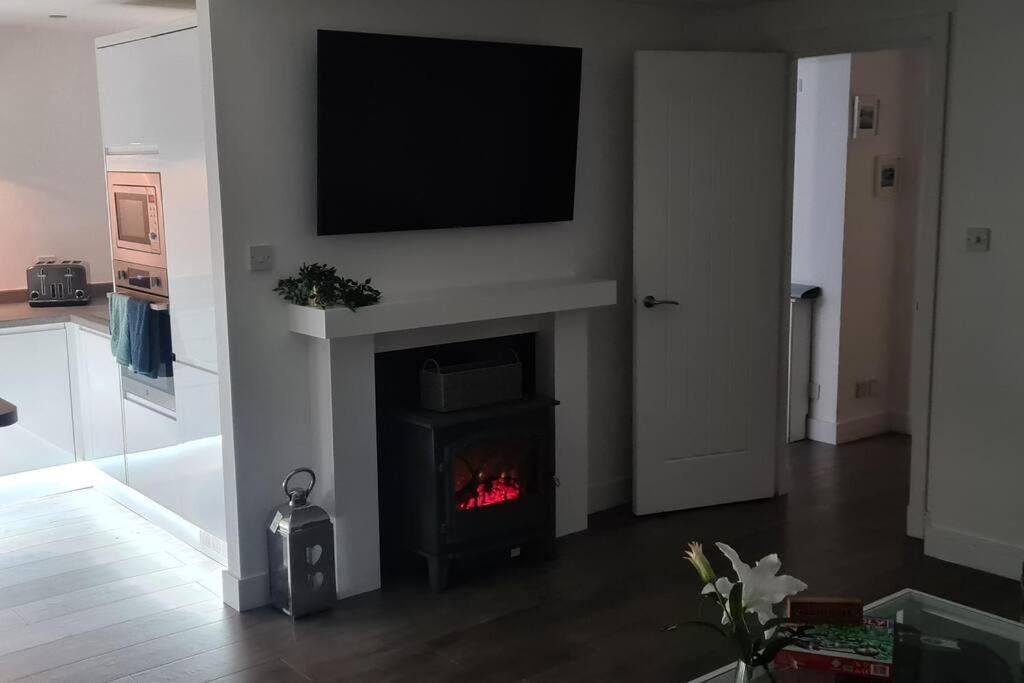 Stunning Refurbished 1 Bedroom, Harbour Apartment. Ayr Eksteriør billede