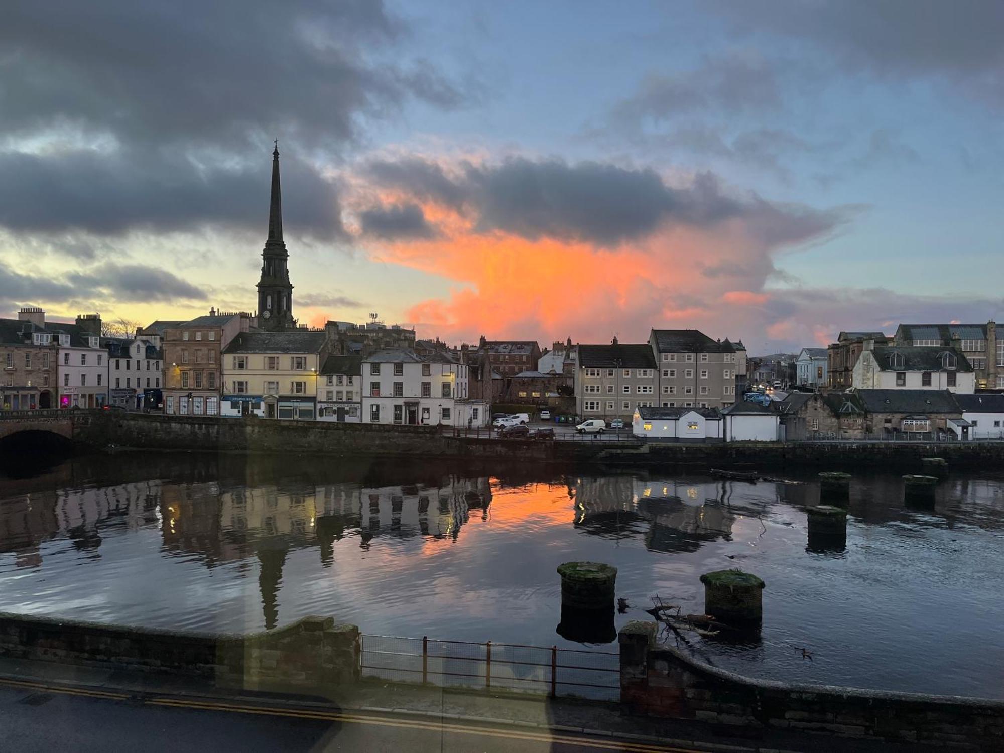 Stunning Refurbished 1 Bedroom, Harbour Apartment. Ayr Værelse billede